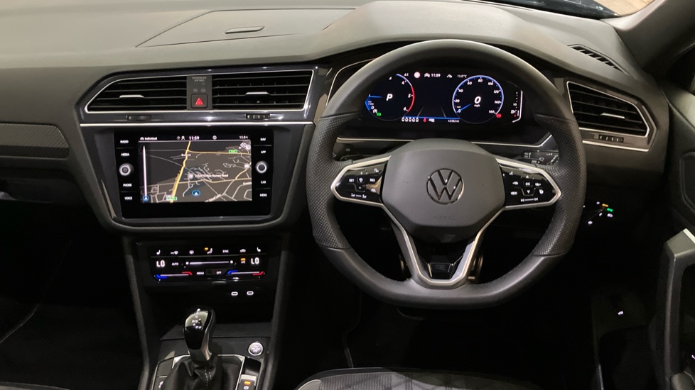 Volkswagen Tiguan Allspace 2.0 TDI R-Line 5dr DSG Diesel Estate - Image 9