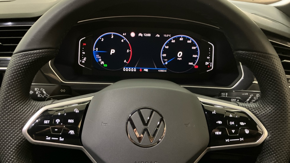 Volkswagen Tiguan Allspace 2.0 TDI R-Line 5dr DSG Diesel Estate - Image 10