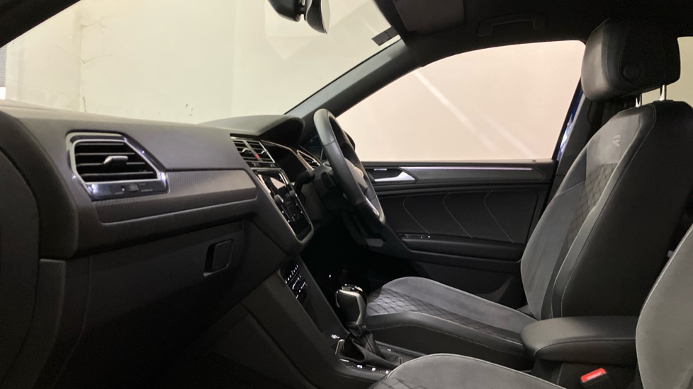 Volkswagen Tiguan Allspace 2.0 TDI R-Line 5dr DSG Diesel Estate - Image 25