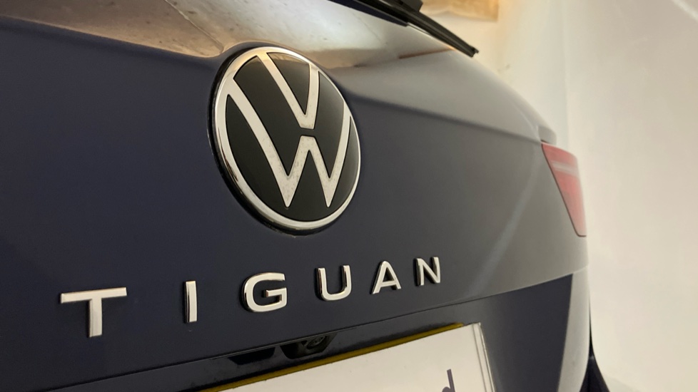 Volkswagen Tiguan Allspace 2.0 TDI R-Line 5dr DSG Diesel Estate - Image 39