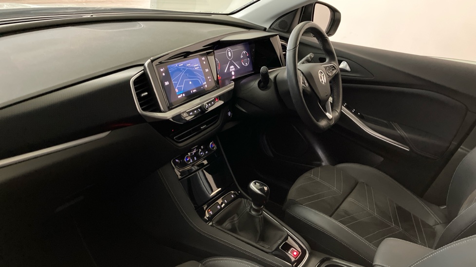 Vauxhall Grandland 1.2 Turbo Ultimate 5dr Petrol Hatchback - Image 2