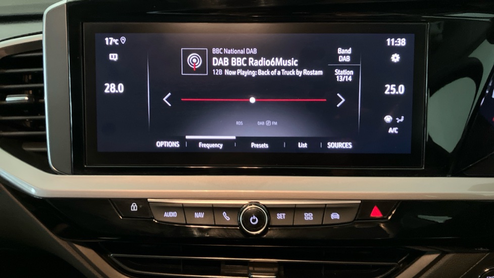 Vauxhall Grandland 1.2 Turbo Ultimate 5dr Petrol Hatchback - Image 37