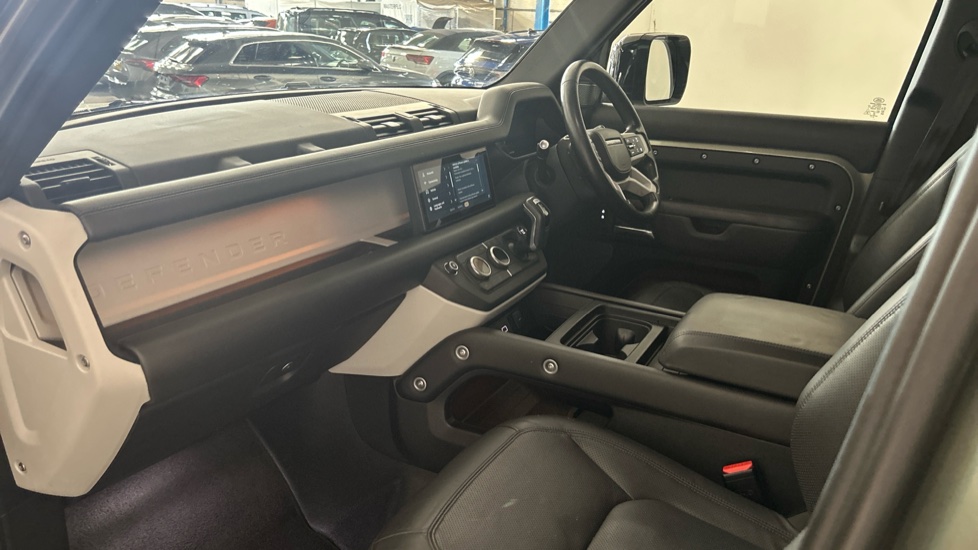 Land Rover Defender 3.0 D300 SE 110 5dr Auto Diesel Estate - Image 2