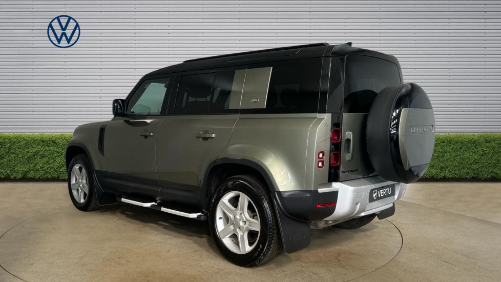 Land Rover Defender 3.0 D300 SE 110 5dr Auto Diesel Estate - Image 3