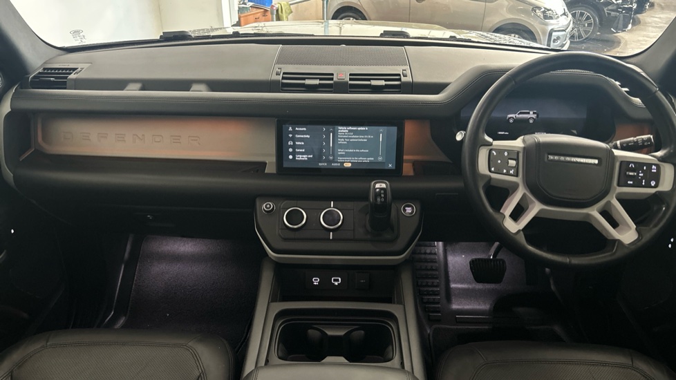 Land Rover Defender 3.0 D300 SE 110 5dr Auto Diesel Estate - Image 9