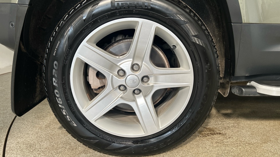 Land Rover Defender 3.0 D300 SE 110 5dr Auto Diesel Estate - Image 22