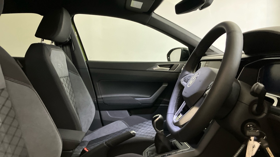 Volkswagen Taigo 1.0 TSI 115 Black Edition 5dr Petrol Hatchback - Image 15