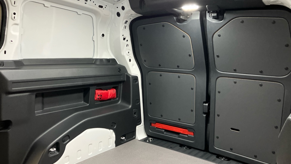 Volkswagen Id.Buzz Cargo 210kW Commerce Plus 79kWh Auto - Image 25