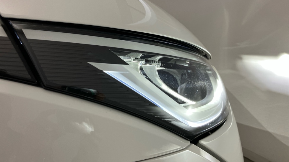 Volkswagen Id.Buzz Cargo 210kW Commerce Plus 79kWh Auto - Image 33