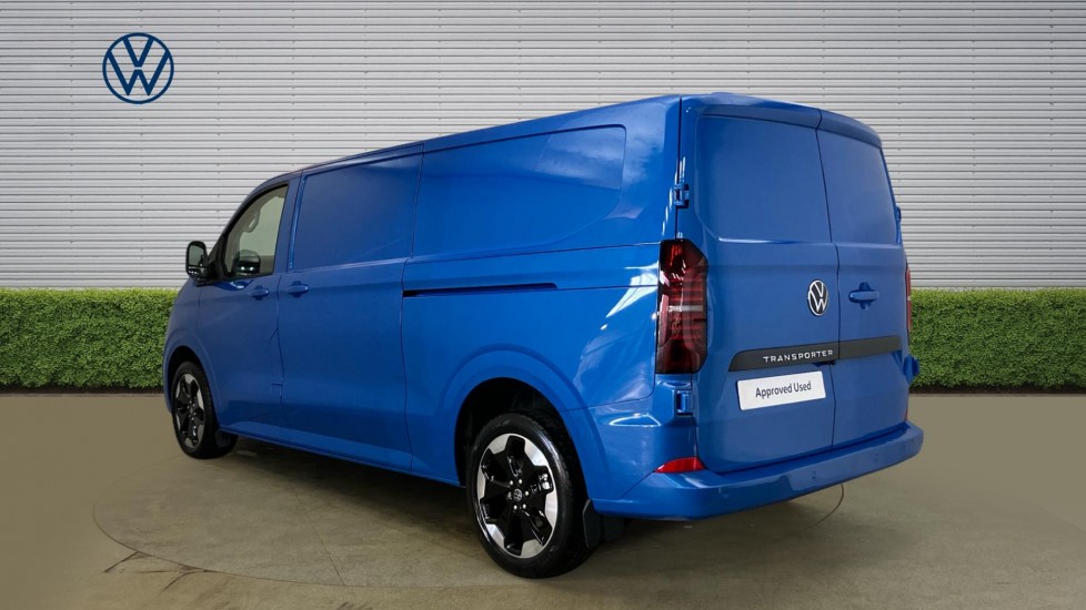 Volkswagen Transporter T32 Lwb Diesel 2.0 TDI 150 Commerce Pro Van Auto [5 Plus] - Image 3