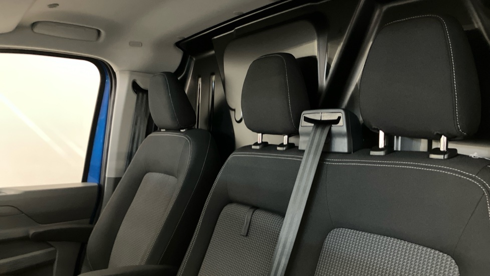 Volkswagen Transporter T32 Lwb Diesel 2.0 TDI 150 Commerce Pro Van Auto [5 Plus] - Image 16