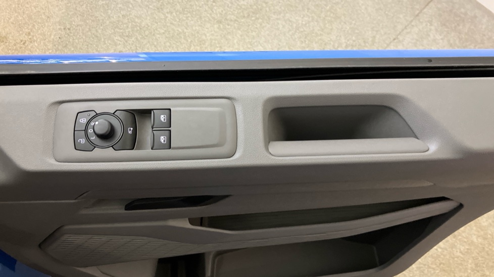 Volkswagen Transporter T32 Lwb Diesel 2.0 TDI 150 Commerce Pro Van Auto [5 Plus] - Image 19