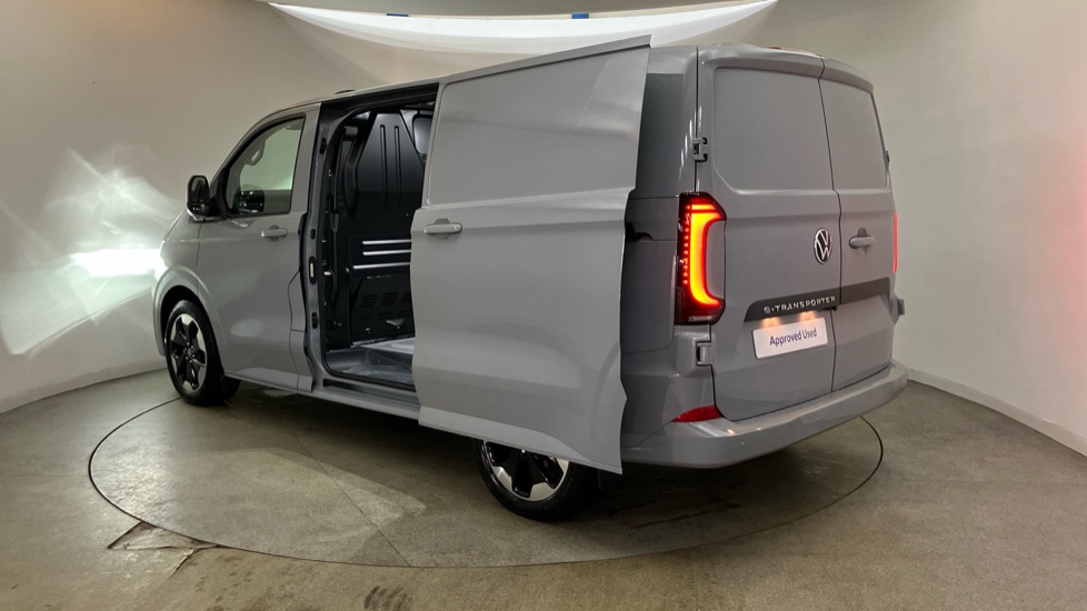 Volkswagen Transporter T32 Swb Electric 160kW 65kWh Commerce Pro Van Auto [5 Plus] - Image 44