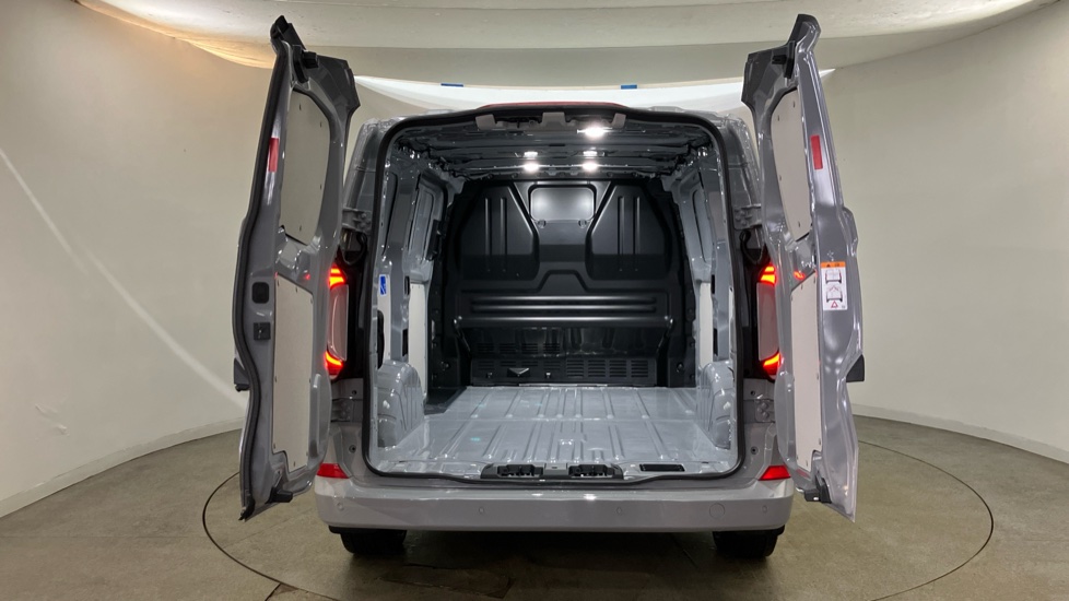 Volkswagen Transporter T32 Swb Electric 160kW 65kWh Commerce Pro Van Auto [5 Plus] - Image 45