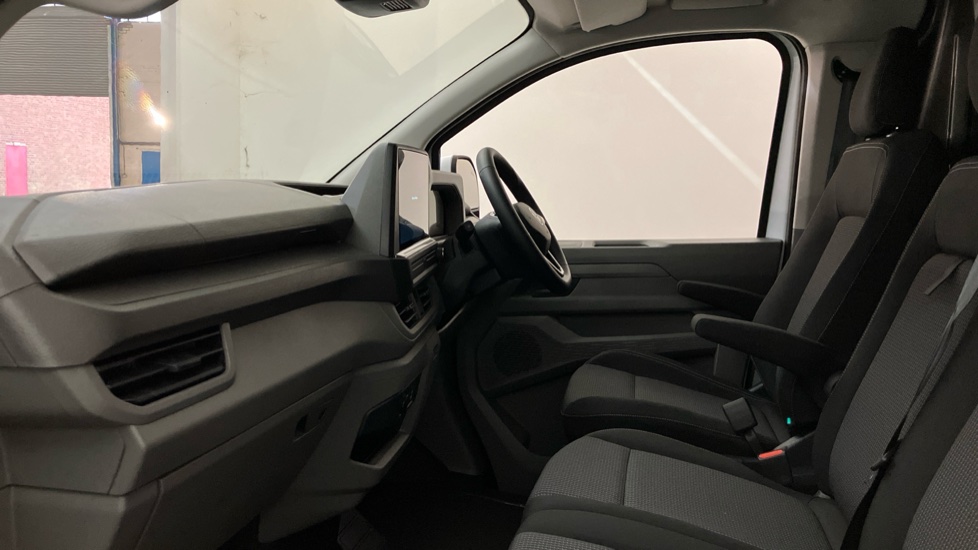 Volkswagen Transporter T32 Swb Electric 160kW 65kWh Commerce Pro Van Auto [5 Plus] - Image 24