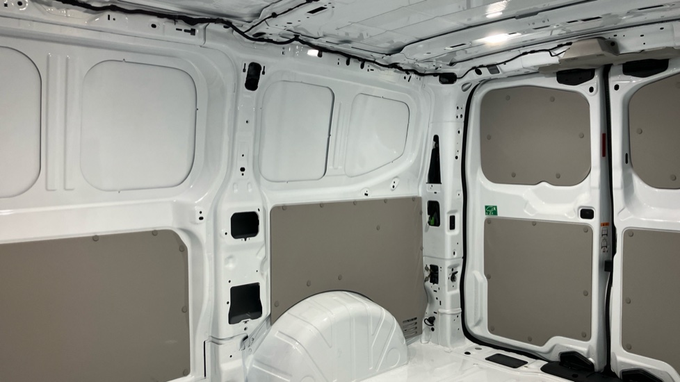 Volkswagen Transporter T32 Swb Electric 160kW 65kWh Commerce Pro Van Auto [5 Plus] - Image 25