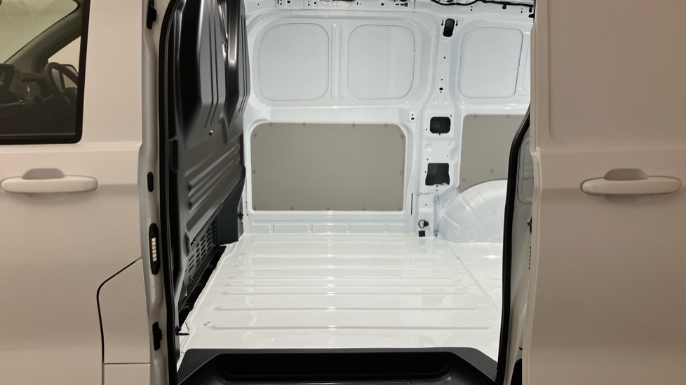 Volkswagen Transporter T32 Swb Electric 160kW 65kWh Commerce Pro Van Auto [5 Plus] - Image 26