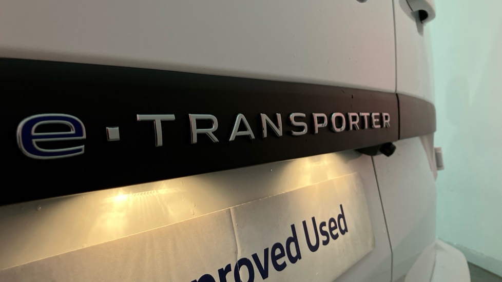 Volkswagen Transporter T32 Swb Electric 160kW 65kWh Commerce Pro Van Auto [5 Plus] - Image 28