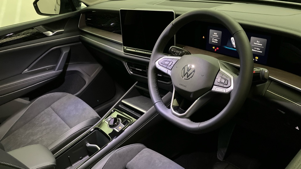 Volkswagen Tayron 1.5 TSI eHybrid Elegance 5dr DSG6 Estate - Image 6