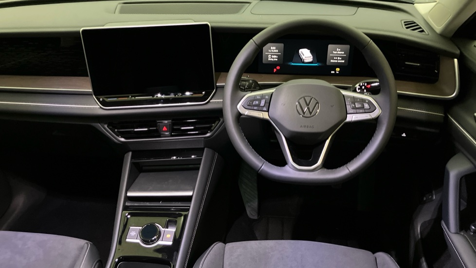 Volkswagen Tayron 1.5 TSI eHybrid Elegance 5dr DSG6 Estate - Image 9