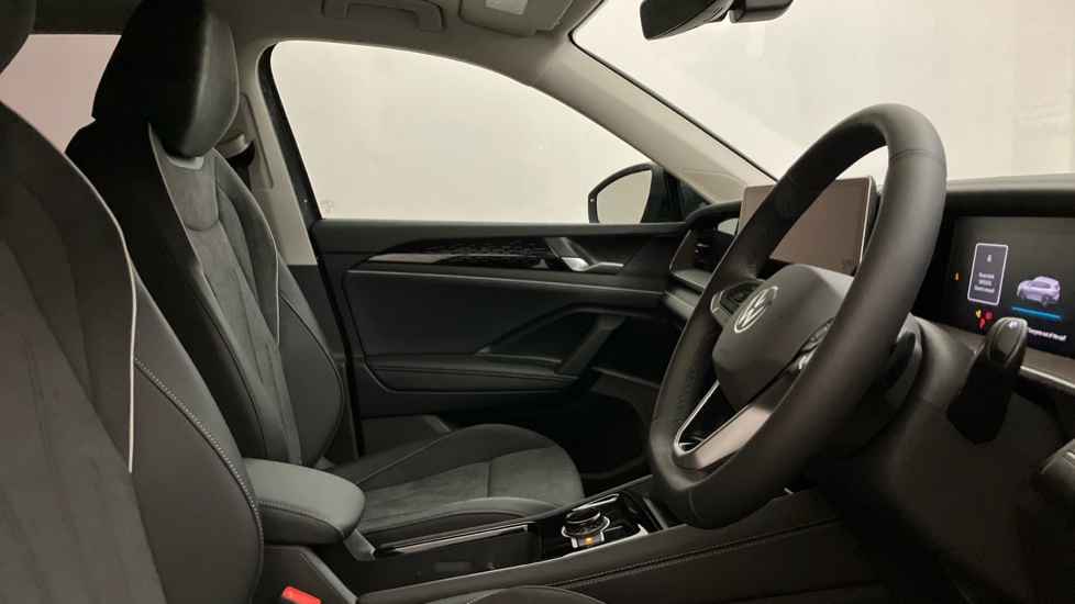 Volkswagen Tayron 1.5 TSI eHybrid Elegance 5dr DSG6 Estate - Image 15