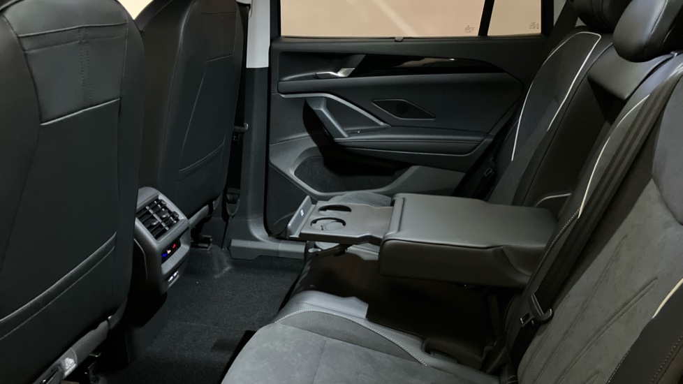 Volkswagen Tayron 1.5 TSI eHybrid Elegance 5dr DSG6 Estate - Image 24