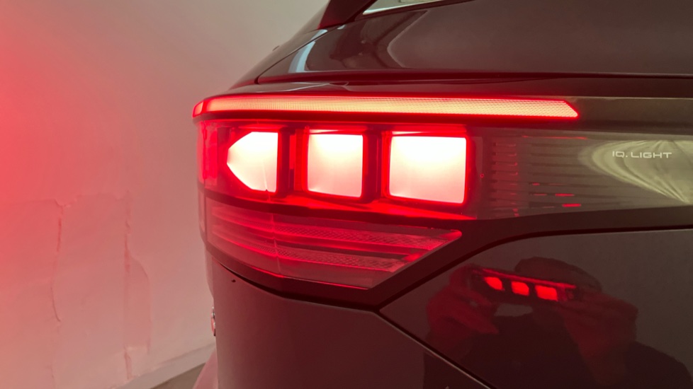 Volkswagen Tayron 1.5 TSI eHybrid Elegance 5dr DSG6 Estate - Image 25