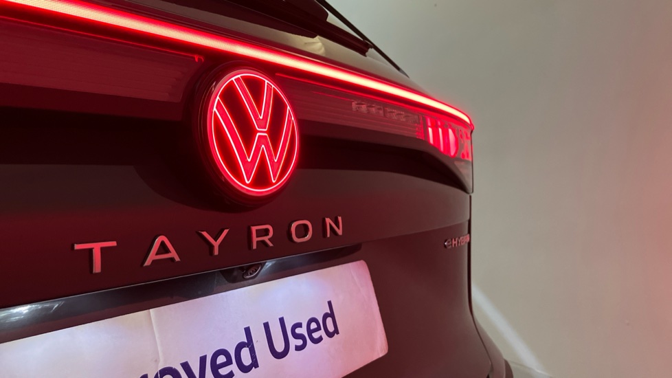Volkswagen Tayron 1.5 TSI eHybrid Elegance 5dr DSG6 Estate - Image 26