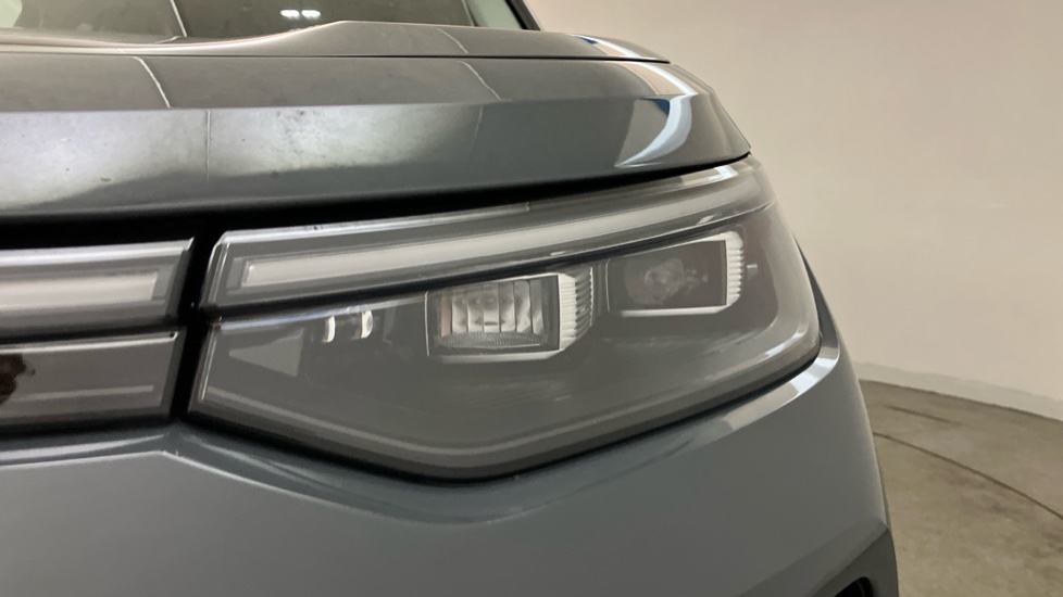 Volkswagen Tayron 1.5 TSI eHybrid Elegance 5dr DSG6 Estate - Image 30