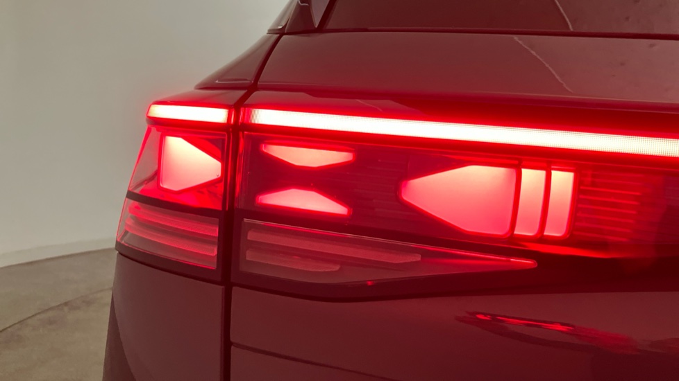 Volkswagen Tayron 1.5 TSI eHybrid Elegance 5dr DSG6 Estate - Image 31