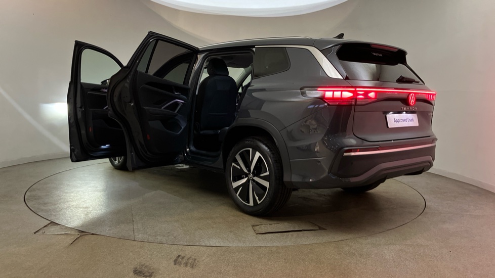 Volkswagen Tayron 1.5 TSI eHybrid Elegance 5dr DSG6 Estate - Image 36
