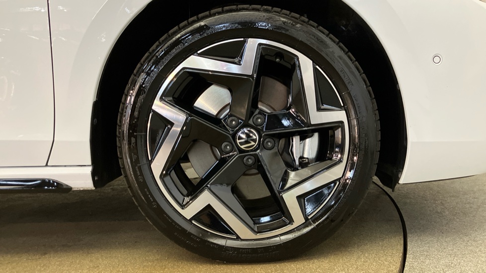 Volkswagen Passat 1.5 TSI eHybrid 272 R-Line 5dr DSG Estate - Image 5