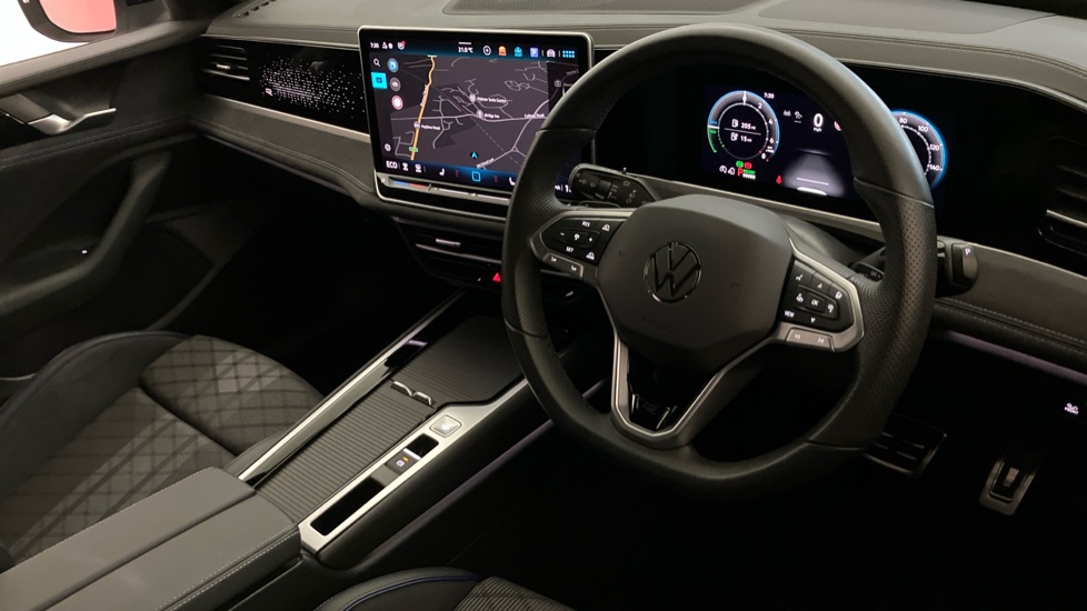 Volkswagen Passat 1.5 TSI eHybrid 272 R-Line 5dr DSG Estate - Image 6