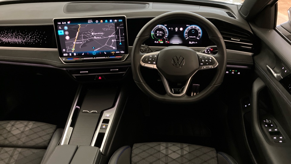 Volkswagen Passat 1.5 TSI eHybrid 272 R-Line 5dr DSG Estate - Image 9