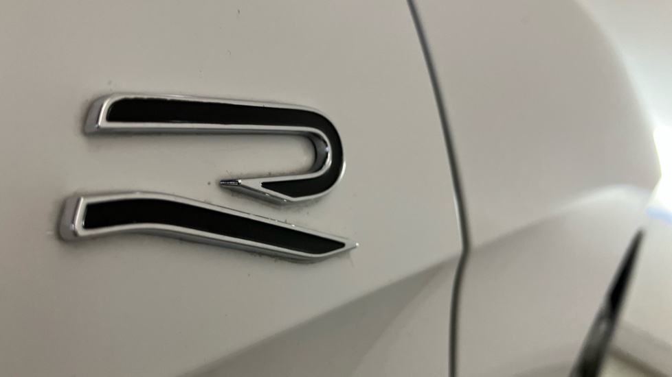 Volkswagen Passat 1.5 TSI eHybrid 272 R-Line 5dr DSG Estate - Image 41