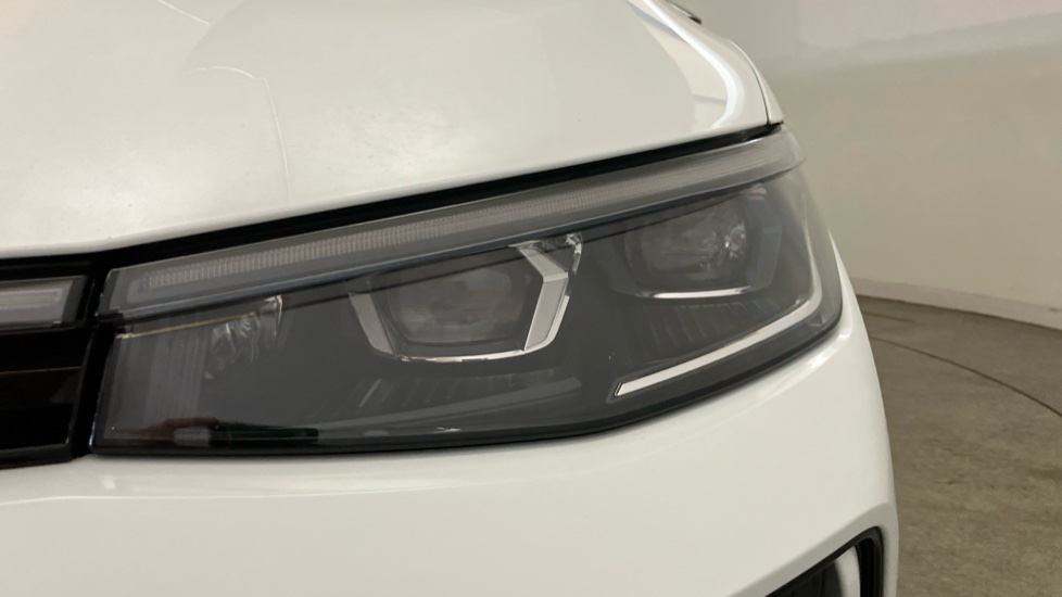 Volkswagen Passat 1.5 TSI eHybrid 272 R-Line 5dr DSG Estate - Image 44