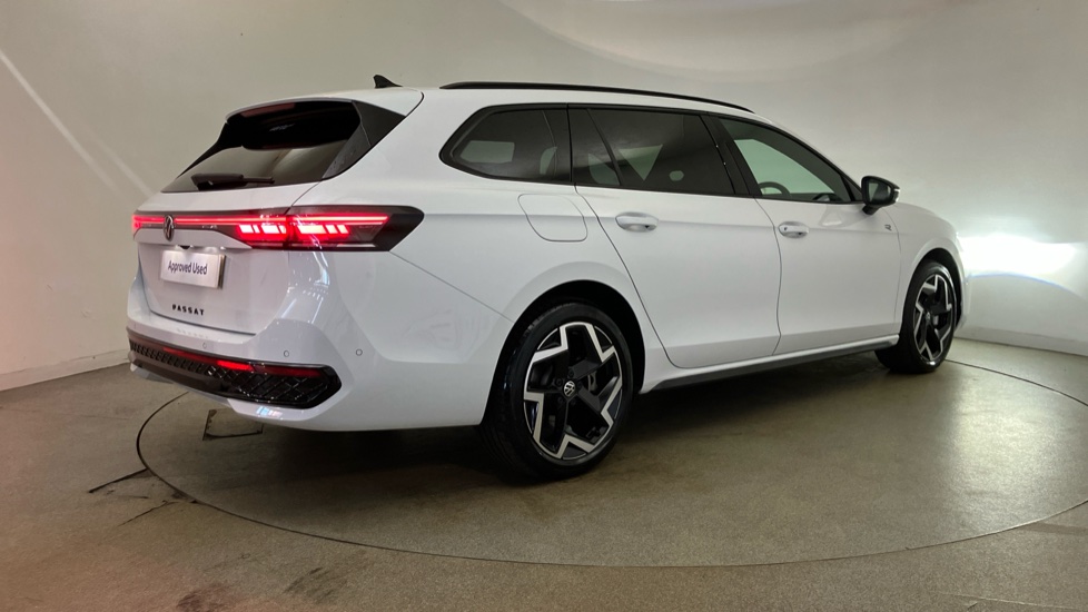 Volkswagen Passat 1.5 TSI eHybrid 272 R-Line 5dr DSG Estate - Image 45