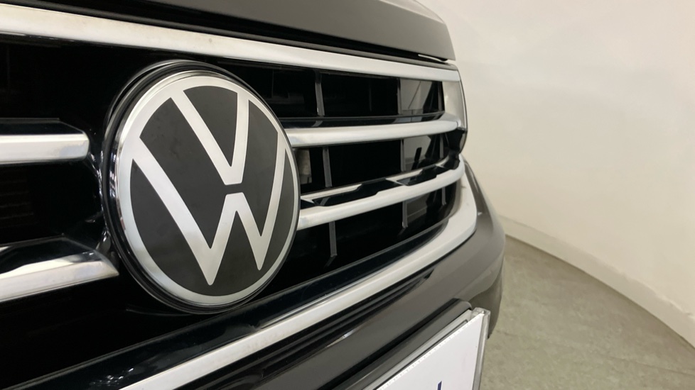 Volkswagen Tiguan 1.5 TSI 150 R-Line Edition 5dr DSG Petrol Estate - Image 30