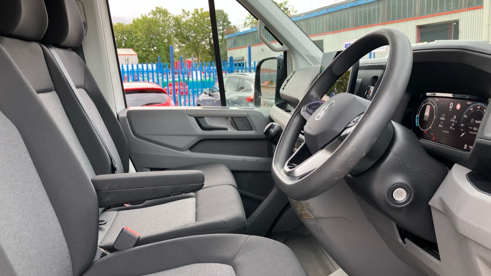 Volkswagen Crafter Cr35 Mwb Diesel Fwd 2.0 TDI 140PS Commerce Plus High Roof Van - Image 15