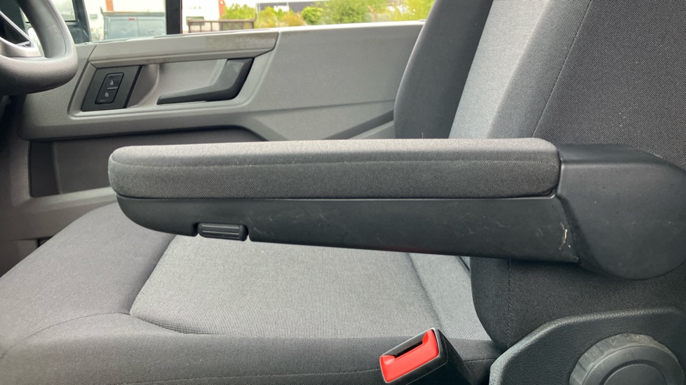 Volkswagen Crafter Cr35 Mwb Diesel Fwd 2.0 TDI 140PS Commerce Plus High Roof Van - Image 22