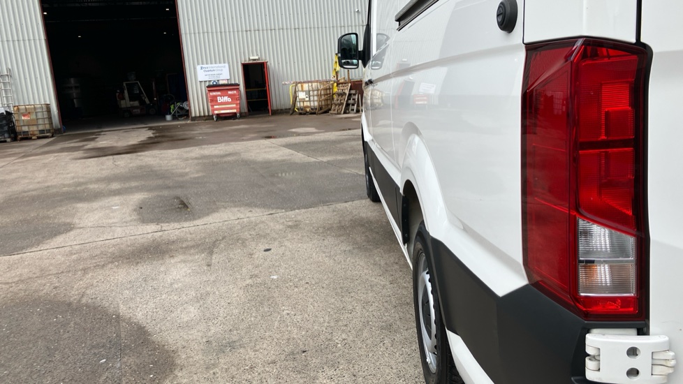 Volkswagen Crafter Cr35 Mwb Diesel Fwd 2.0 TDI 140PS Commerce Plus High Roof Van - Image 37