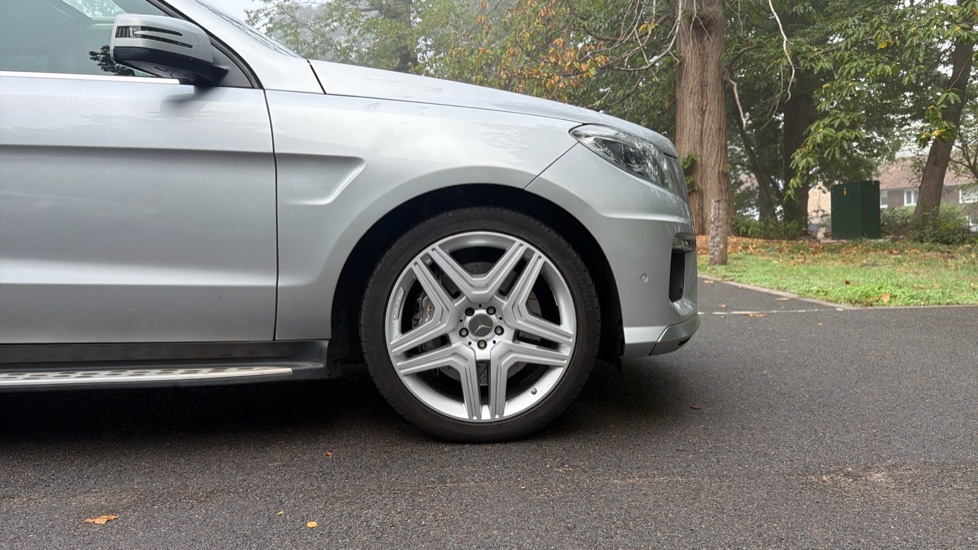 Mercedes-AMG M-Class ML63 AMG 5dr Auto Petrol Station Wagon - Image 7