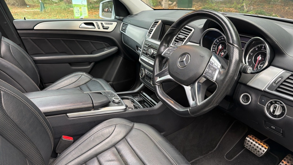 Mercedes-AMG M-Class ML63 AMG 5dr Auto Petrol Station Wagon - Image 11