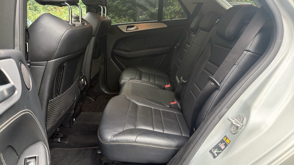 Mercedes-AMG M-Class ML63 AMG 5dr Auto Petrol Station Wagon - Image 33