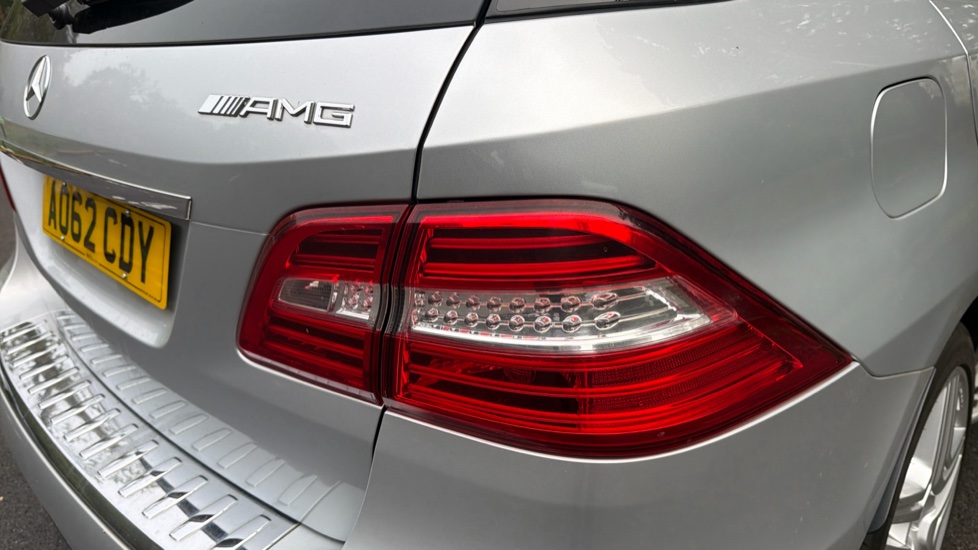 Mercedes-AMG M-Class ML63 AMG 5dr Auto Petrol Station Wagon - Image 38