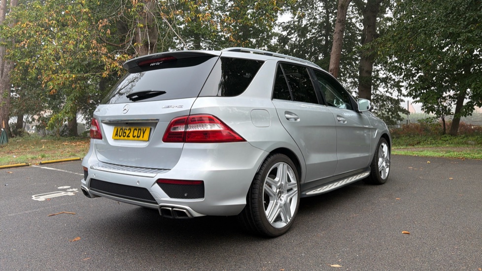 Mercedes-AMG M-Class ML63 AMG 5dr Auto Petrol Station Wagon - Image 40