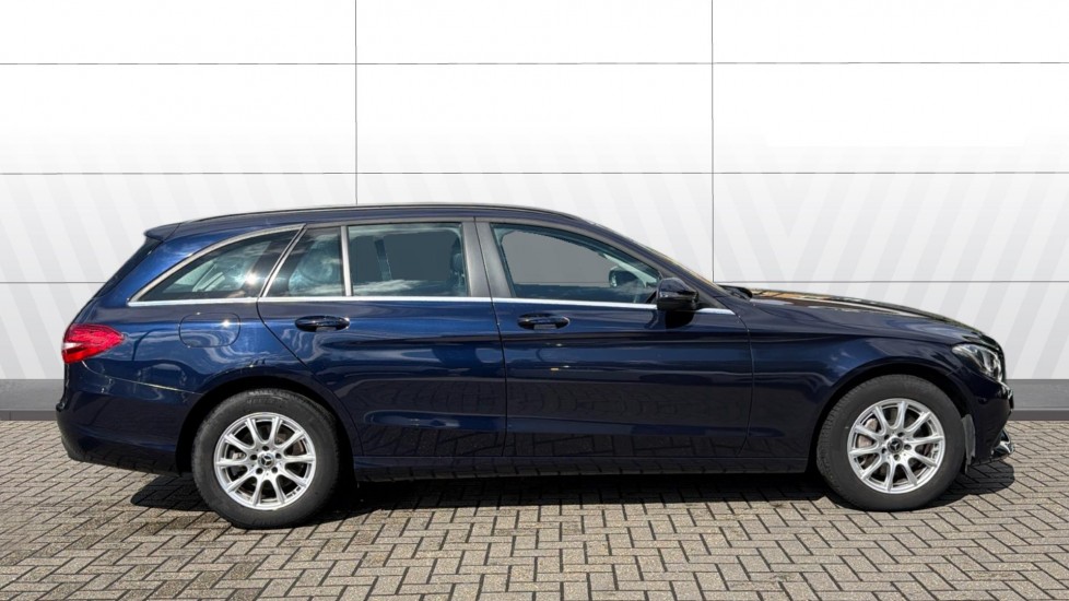 Mercedes-Benz C-Class C250d SE 5dr 9G-Tronic Diesel Estate - Image 5