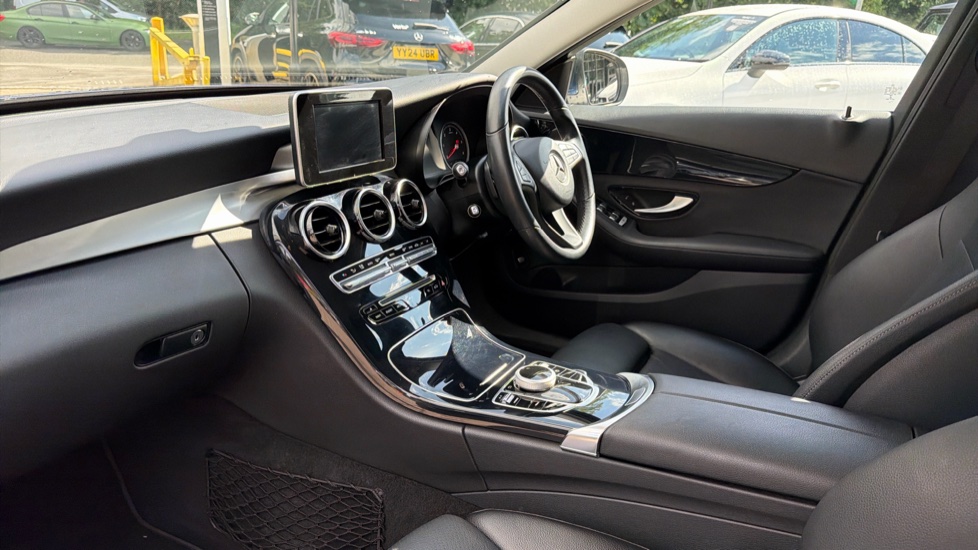 Mercedes-Benz C-Class C250d SE 5dr 9G-Tronic Diesel Estate - Image 9