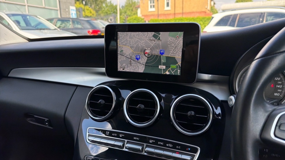 Mercedes-Benz C-Class C250d SE 5dr 9G-Tronic Diesel Estate - Image 12