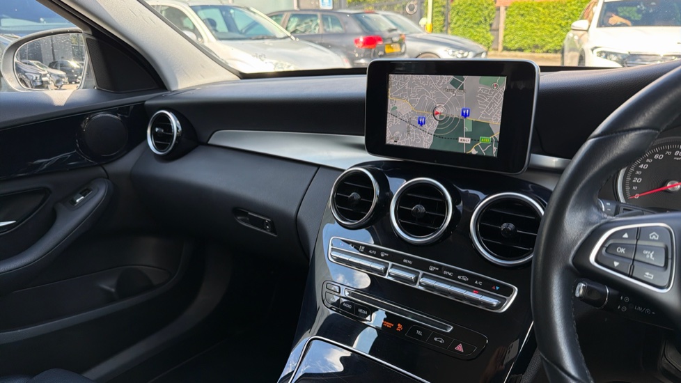 Mercedes-Benz C-Class C250d SE 5dr 9G-Tronic Diesel Estate - Image 14
